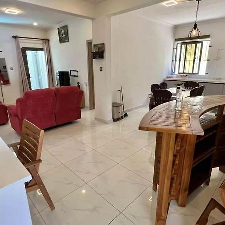 Nayuha Apt B Flic en Flac Bagian luar foto
