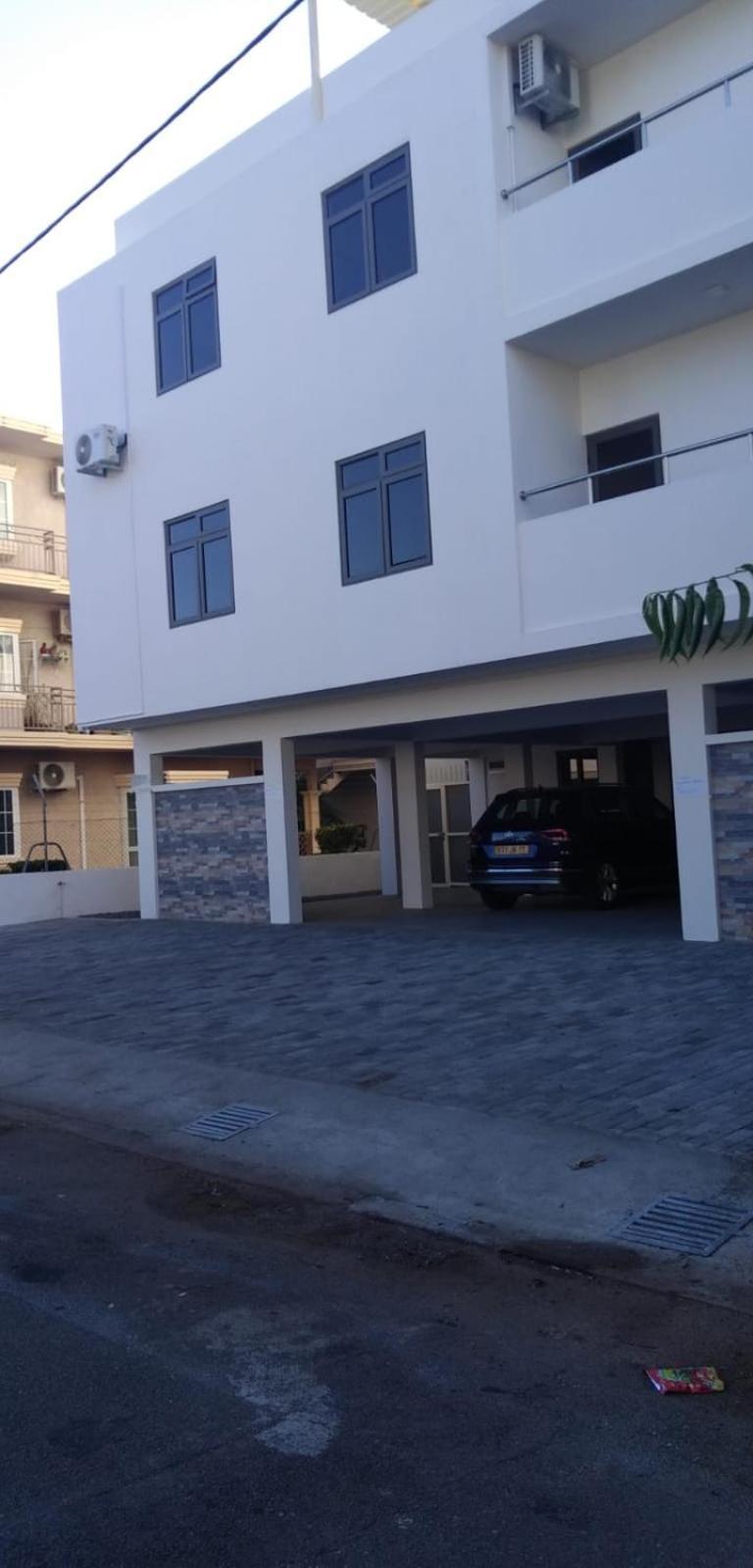 Nayuha Apt B Flic en Flac Bagian luar foto