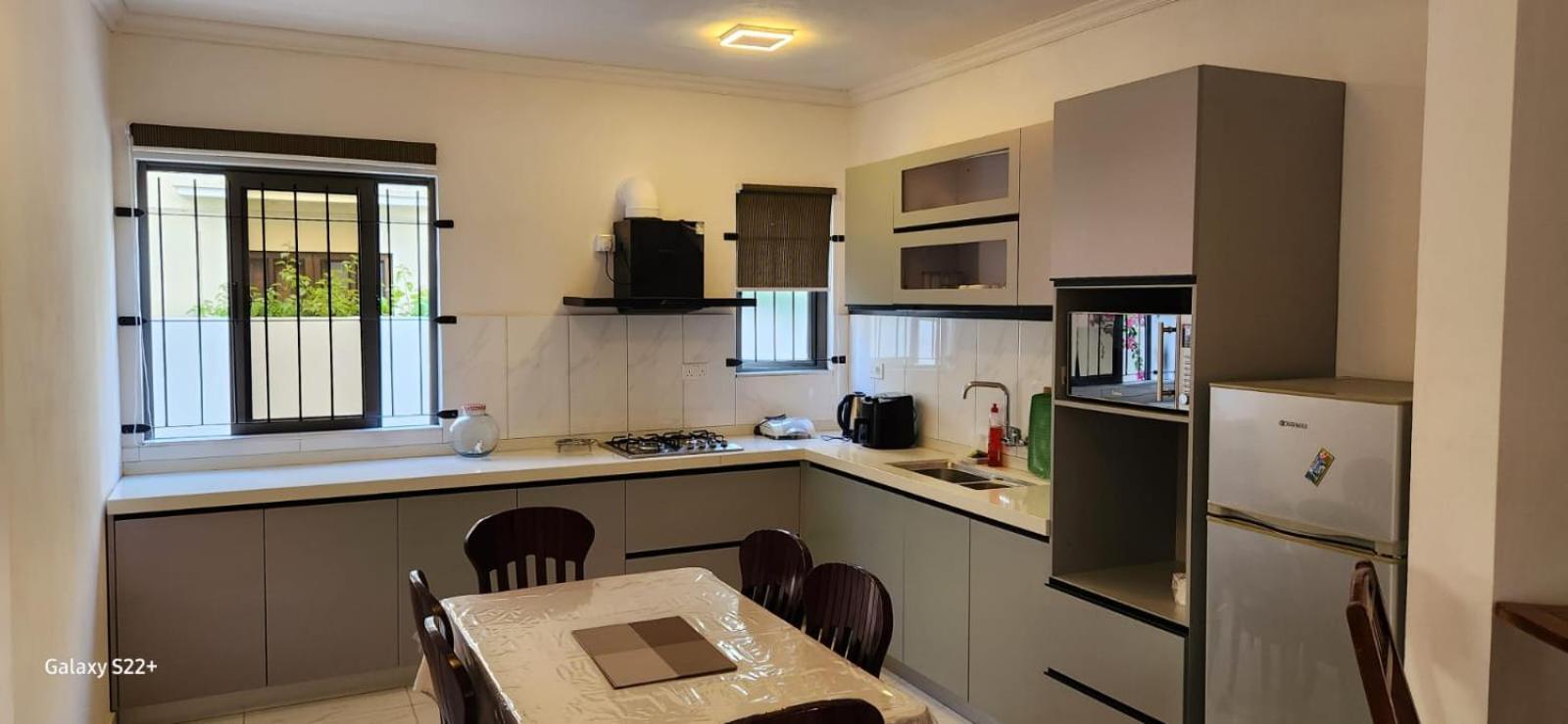 Nayuha Apt B Flic en Flac Bagian luar foto